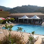 Tenuta Agrituristica Castellesi * Squillace