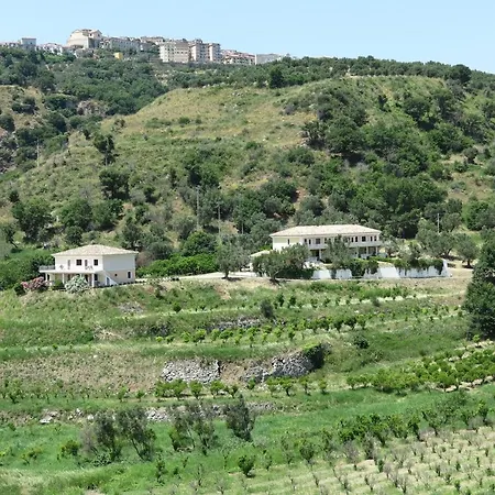 Tenuta Agrituristica Castellesi * Squillace